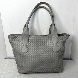 Calzaiuoli leather factory woven leather tote in neutral grey
